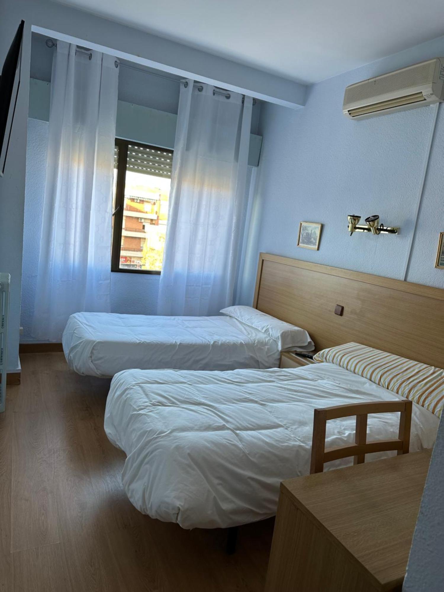 Hostal Agripino Y Restaurante Asiatico Мора Экстерьер фото